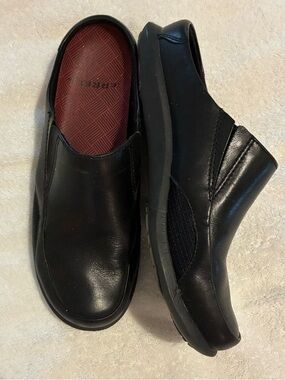 Merrell’s Black Quest Mules Slip-Ons, Size 6.5